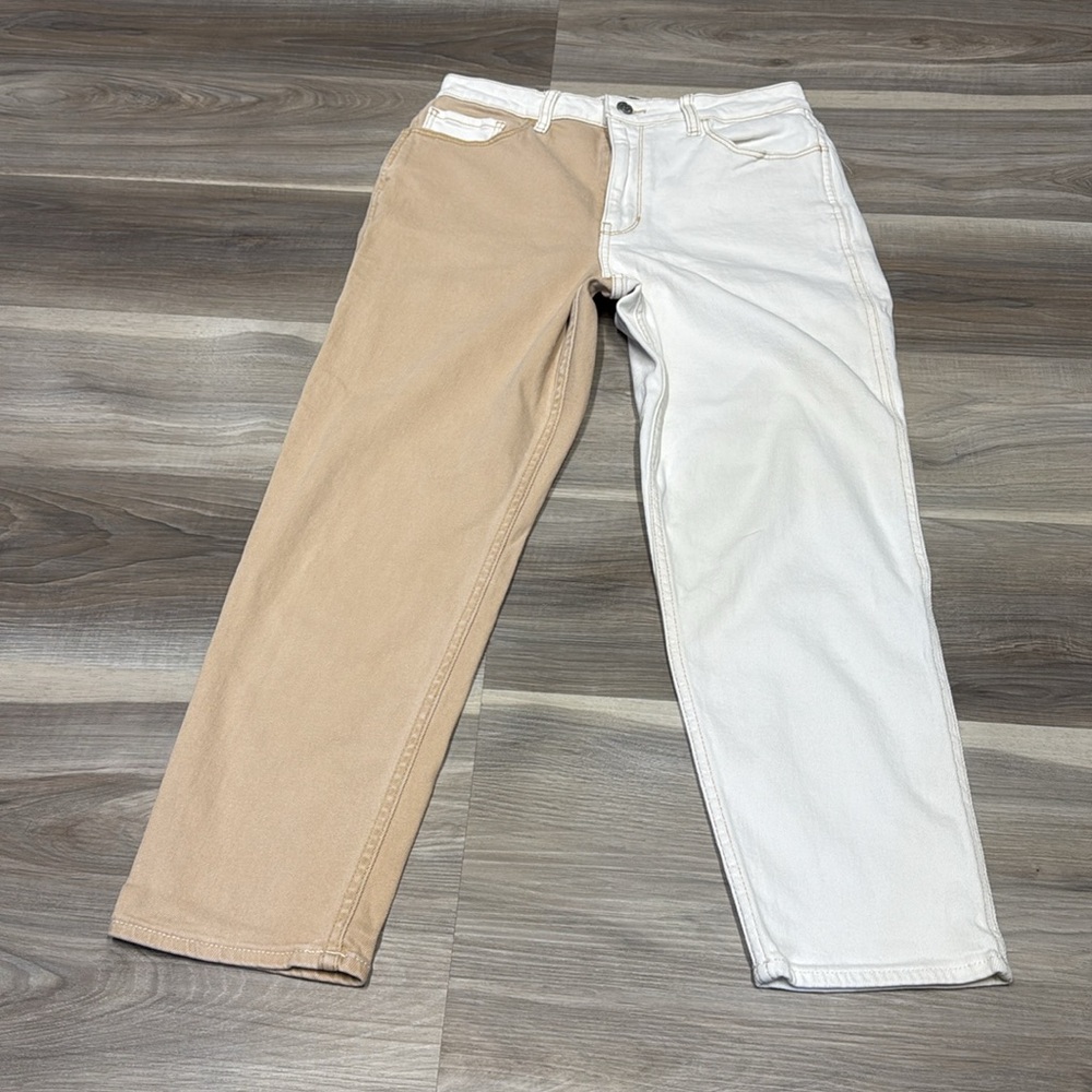 Hollister Two-Tone High-Rise Jeans in Beige and White